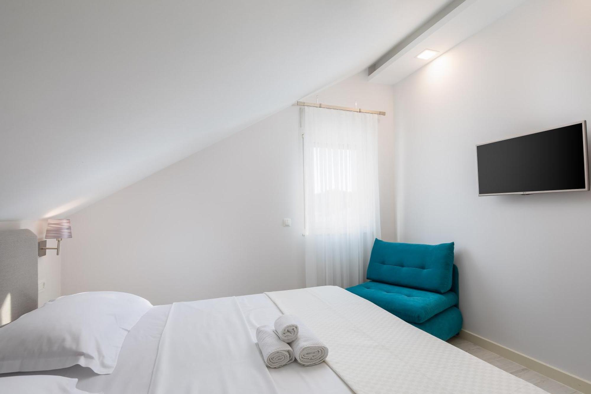 Potter - Penthouse With Sea View & 2 Parking Places Promajna Exterior photo