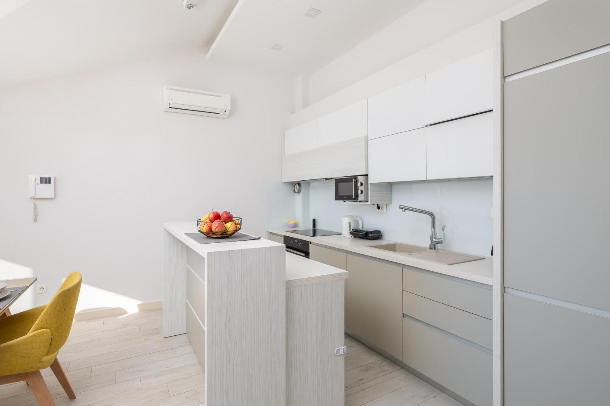 Potter - Penthouse With Sea View & 2 Parking Places Promajna Exterior photo